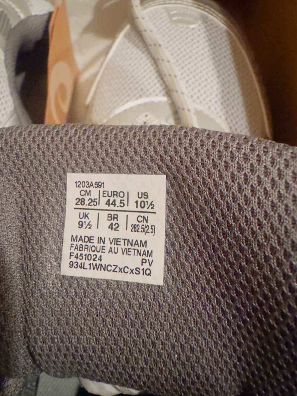New men’s Asics White and Silver Mesh Athletic Shoes - Picture 2 of 8
